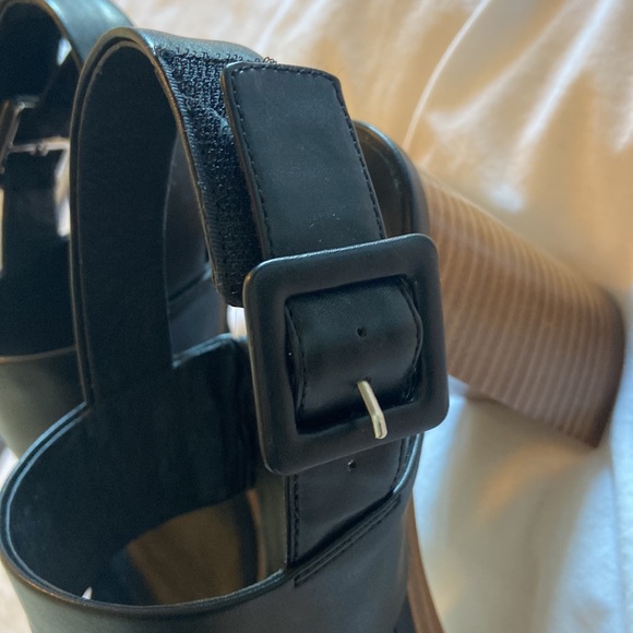 Jeffrey Campbell platform heel. - Picture 4 of 8